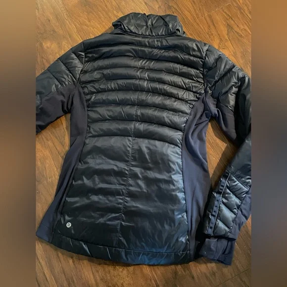 Lululemon Down for a Run pullover II, inkwell size 8 - Picture 8 of 8